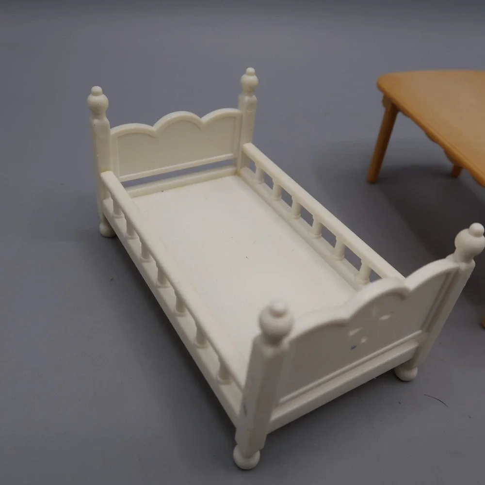 Calico Critters Sylvanian Families Furniture Bed Table Kitchen Stove Hedgehog